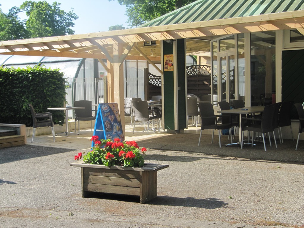 Les services du Camping de la Forêt de Jumièges, camping 4 étoiles, hôtellerie de plein air avec piscine couverte, location chalets et mobil home en Seine Maritime, proche de Rouen