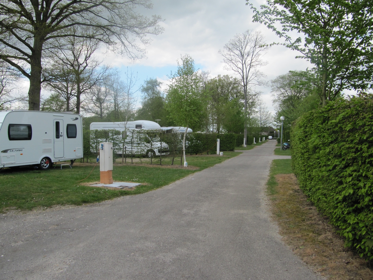 Location emplacement camping au camping de la Forêt de Jumièges, camping 4 étoiles, hôtellerie de plein air avec piscine couverte en Seine Maritime, proche de Rouen