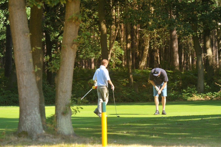 Golf de Jumièges proche du camping de la Forêt de Jumièges, camping 4 étoiles, hôtellerie de plein air avec piscine couverte en Seine Maritime, proche de Rouen