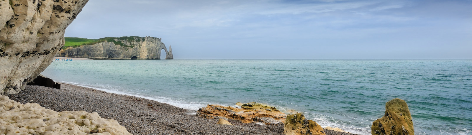 Etretat proche du camping de la Forêt de Jumièges, camping 4 étoiles, hôtellerie de plein air avec piscine couverte, location chalets et mobil home en Seine Maritime, proche de Rouen